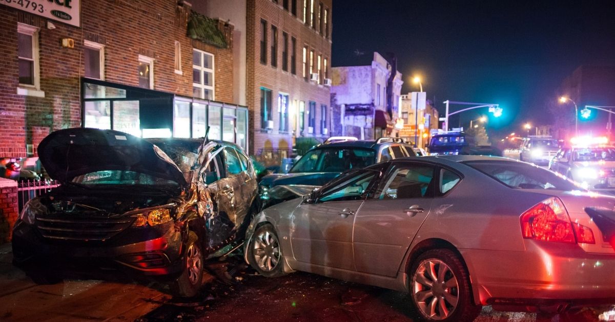 Who Is at Fault for a T-Bone Crash in Fayetteville, Arkansas?